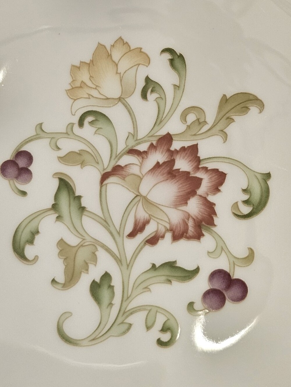 "Lichfield" Luncheon Plate by Royal Doulton.